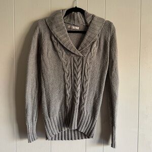 Old Navy Gray Cable Knit Women's Sweater